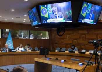 Brazilian President Luiz Inácio Lula da Silva (on screen) addresses world leaders at a virtual meeting on climate action. (UN Photo/Eskinder Debebe)