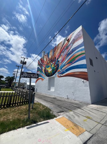 A mural on a Lake Worth Beach cultural building (Alicia Sowisdral photo)