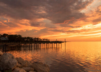The sun sets over Apalachicola Bay (iStock image)