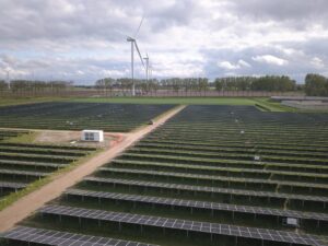 The Dutch government has sought to reduce emissions by phasing out the use of coal, increasing reliance on renewable energy. (IvanStoter, CC BY-SA 4.0, via Wikimedia Commons)