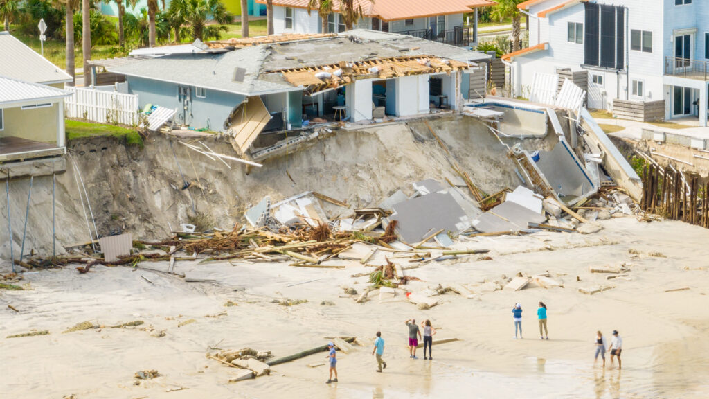 Daytona Beach homes collapse in the aftermath of Hurricane Nicole (iStock image)