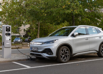 An electric vehicle made by Chinese automaker BYD charges on a street in Germany (iStock image)
