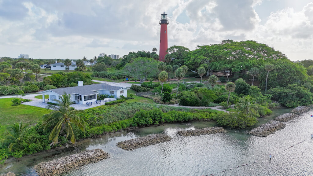 In partnership with the Jupiter Inlet Lighthouse Outstanding Natural Area, MANG provided mangroves that helped stabilize the shoreline around the lighthouse site. (Photo courtesy of MANG)