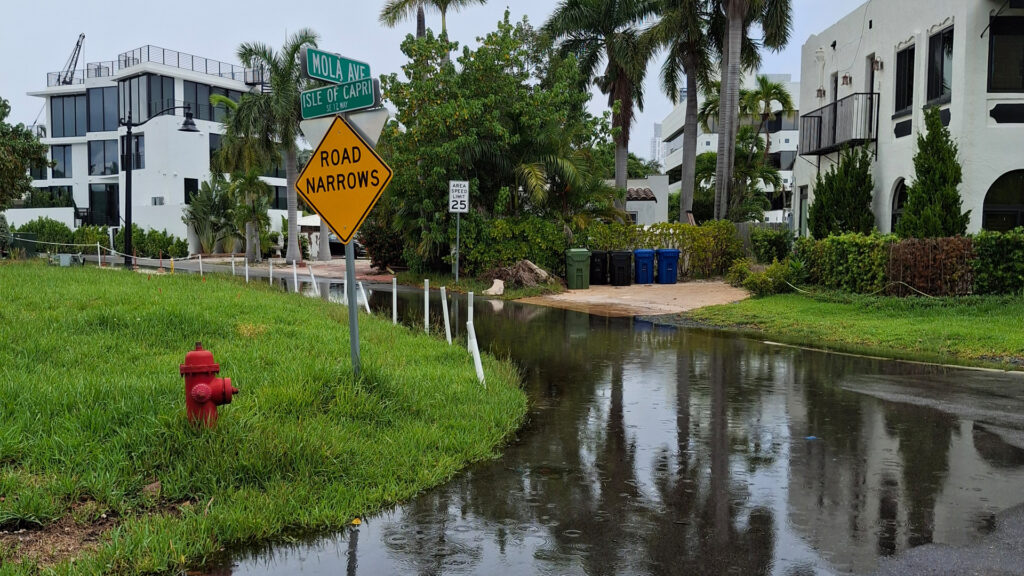 King tide flooding last month in Las Olas Isles, a low-lying Fort Lauderdale neighborhood. (Arielle Perry photo)
