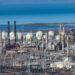 The Chevron refinery in Richmond, California, with San Pablo Bay in the background (Bastique, CC BY-SA 4.0, via Wikimedia Commons)