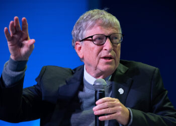Bill Gates speaks at the Global Clean Energy Action Forum in Pittsburgh, Pennsylvania, in 2022. (Office of Gov. Tom Wolf, CC BY 2.0, via Wikimedia Commons)