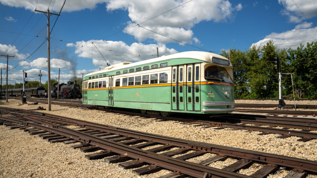 A historic Chicago streetcar at the Illinois Railway Museum (Joseph Gage, CC BY-SA 2.0, via Wikimedia Commons)