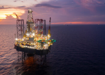 An offshore oil drilling platform in the Gulf of Mexico (iStock image)