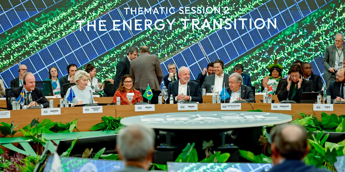 An “Energy Transition” roundtable of world leaders at the COP30 climate summit (Lula Oficial, CC BY-SA 4.0, via Wikimedia Commons)