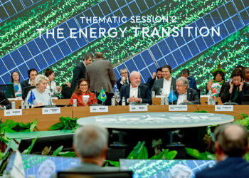 An “Energy Transition” roundtable of world leaders at the COP30 climate summit (Lula Oficial, CC BY-SA 4.0, via Wikimedia Commons)