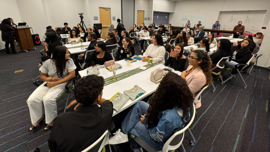 The Sustainable Planet contest was organized by Mi Familia en Acción in Orlando. (Estrella Ojeda photo)