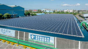 Solar panels on the acilities of China Steel in Xiaogang, China (Makoto Lin, CC BY 2.0, via Wikimedia Commons)