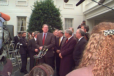U.S. Sen Bob Smith of New Hampshire speaks at the White House in 2000 at the signing of legislation authorizing the Comprehensive Everglades Restoration Plan. (Office of Sen. Bob Smith, Public domain)