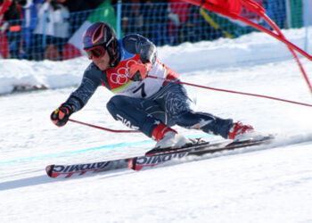 Bode Miller skis at the 2006 Winter Olympics (Thomas Grollier, CC BY-SA 1.0, via Wikimedia Commons)