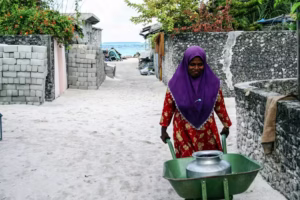 In small island states like the Maldives, sea-level rise threatens water supplies when salt water gets into underground aquifers, ruining wells. (UNDP Maldives 2021, CC BY)