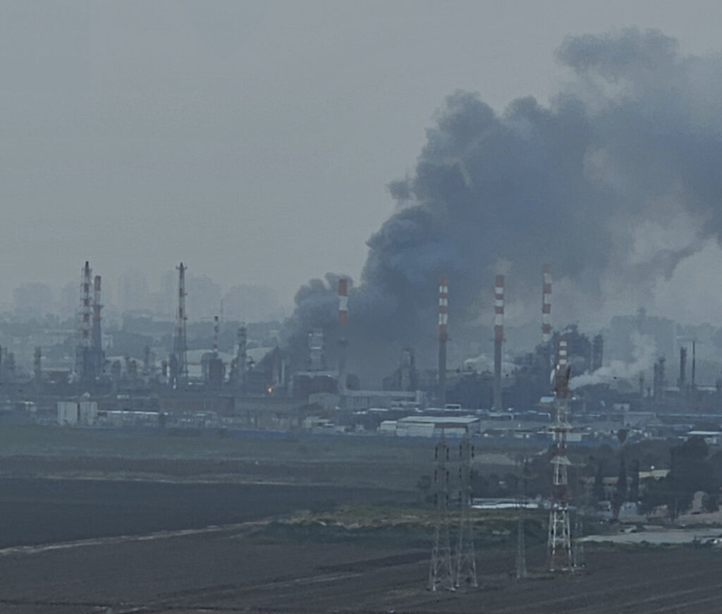 Missile interception fragments of an Iranian missile hit oil refineries in Haifa, Israel. (Hanay, CC BY-SA 4.0, via Wikimedia Commons)