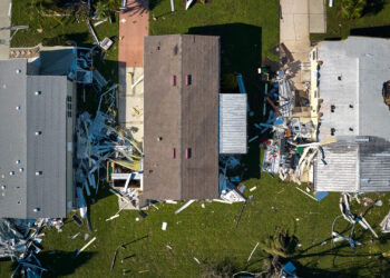 Florida homes damaged by Hurricane Ian (iStock image)
