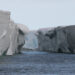 The Ross Ice Shelf (Lin Padgham, CC BY 2.0, via Wikimedia Commons)
